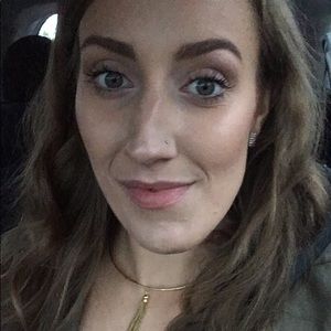 Meet your Posher, Alesha